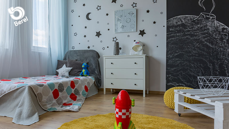 cuarto infantil beige alfombra amarilla berel